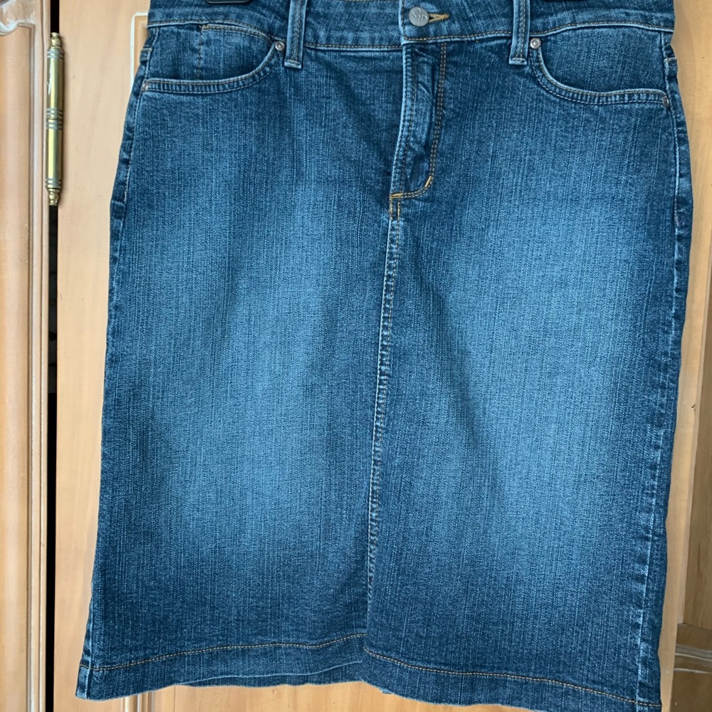 NYDJ stretch jean skirt